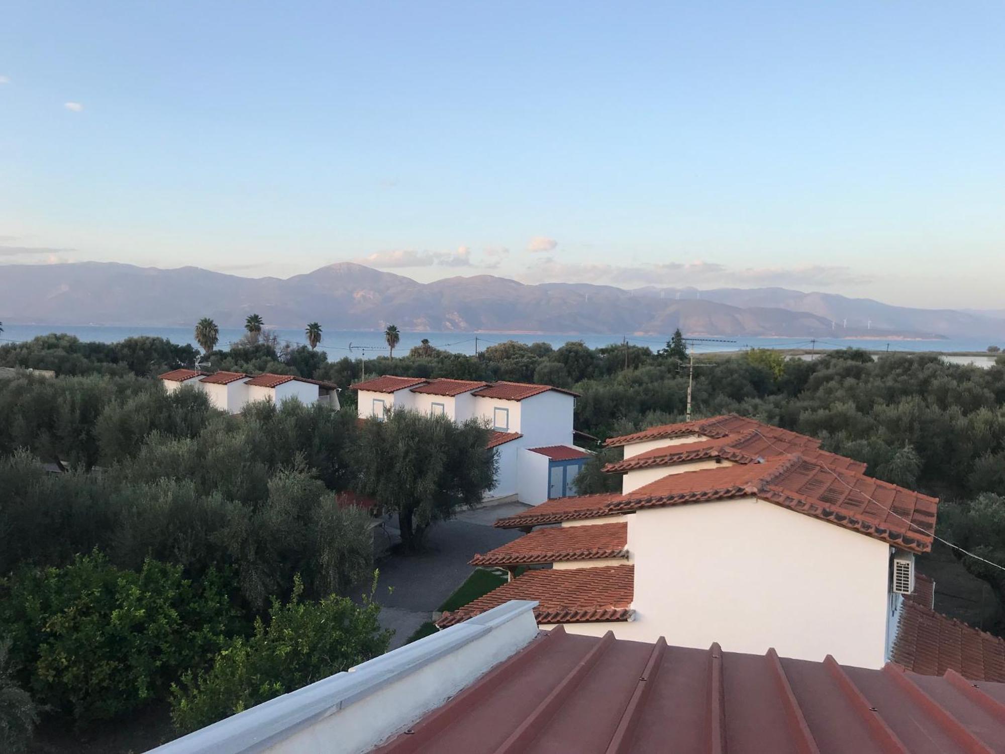 Spiti Ostria Villa Aigio Exterior foto